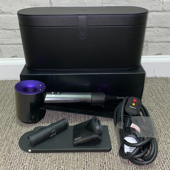 ** SOLD **  Dyson Supersonic "Gift Edition" BLK - Picture 1 of 12
